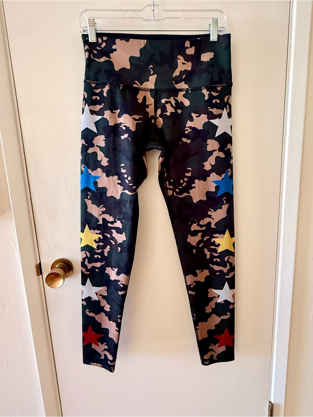 Noli Leggings - green camo pattern with stars